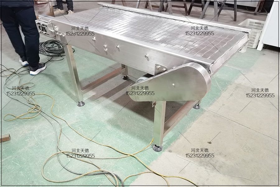 鏈板輸送機(jī)